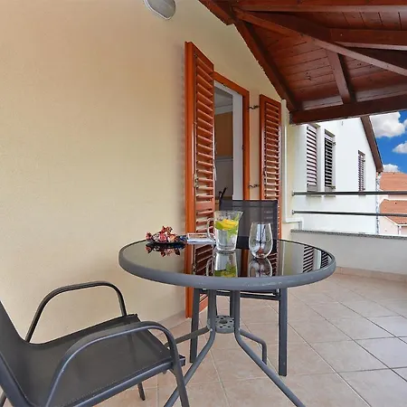 Mira 1293 Apartman *