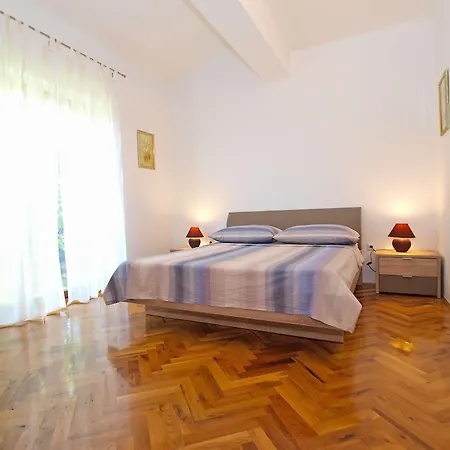 Διαμέρισμα Mira 1293