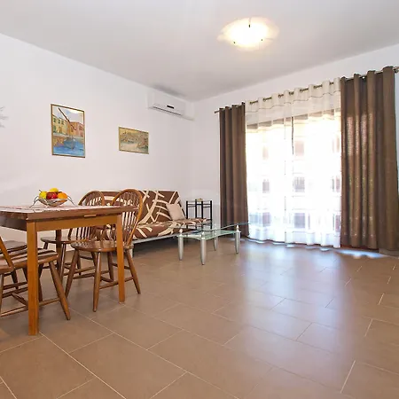 Διαμέρισμα Mira 1293 *