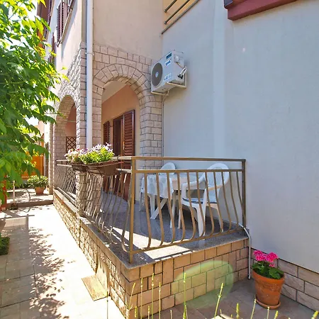 Διαμέρισμα Mira 1293 *