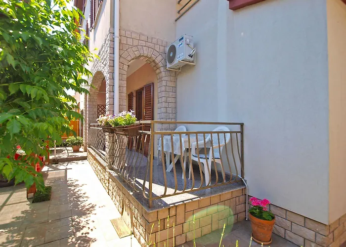 Apartman Mira 1293 *